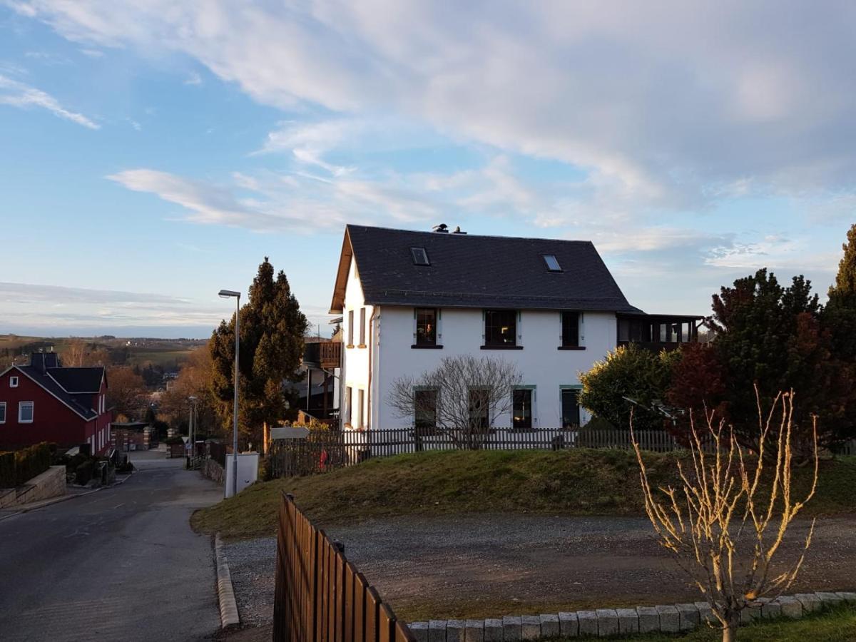 Familienfreundliche Ferienwohnung Erzgebirge شنيهبرغ المظهر الخارجي الصورة